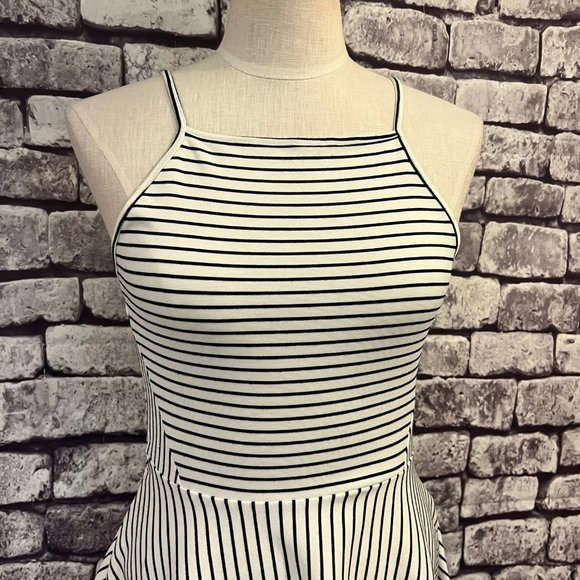 H&M Divided Black & White Sleeveless Dress Size 10 - Picture 2 of 9